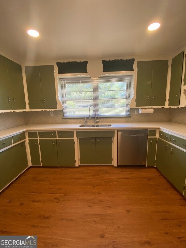 Building Photo - 297 Macon Ave