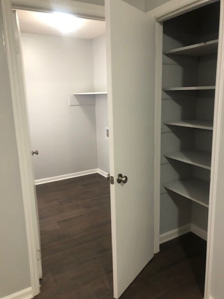 Building Photo - 117 E Circle Dr