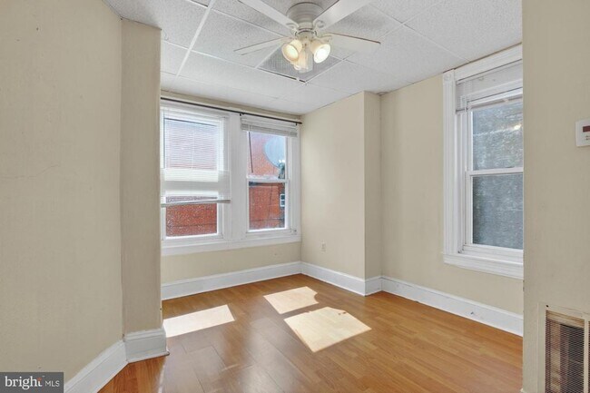 Building Photo - 4034 Baring St