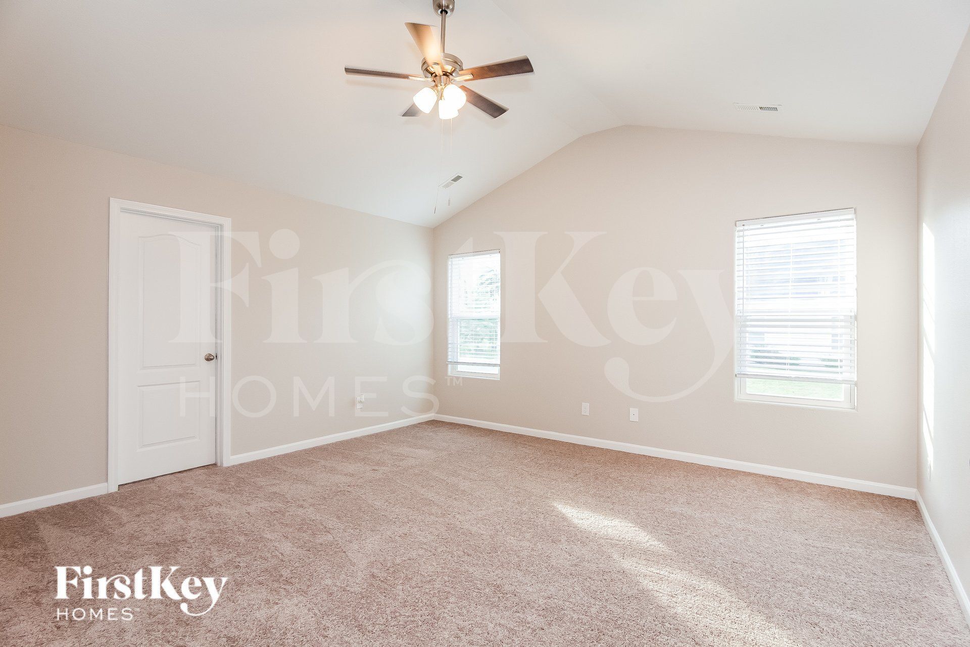 Building Photo - 2516 Meadow Crossing Dr