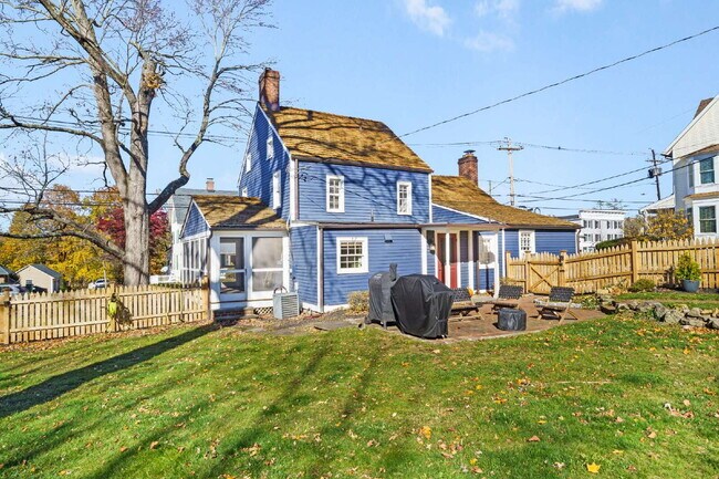 Building Photo - Historic Mendham Home