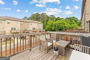 Building Photo - 1006 Bayrose Cir