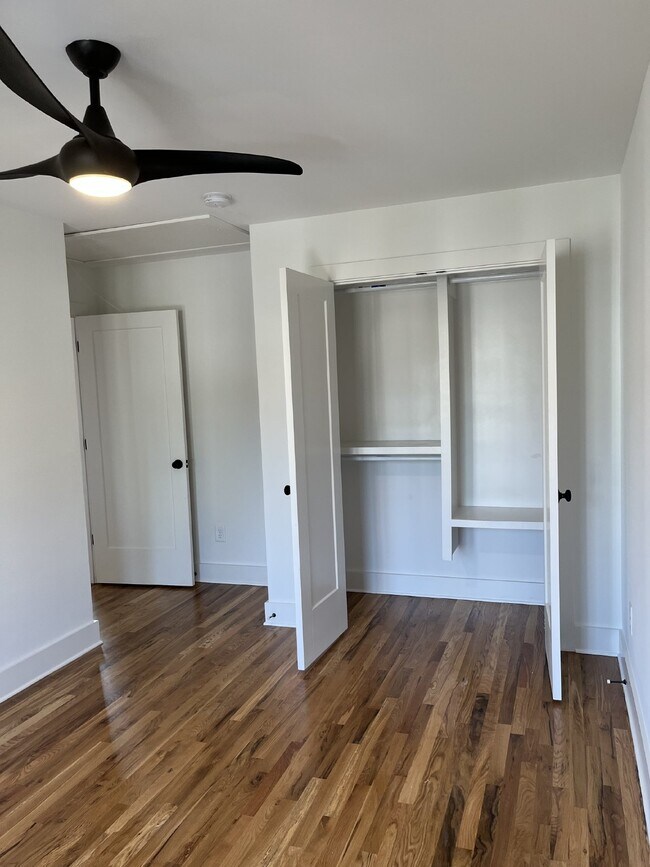 Building Photo - "Charming 4-Bed Nashville Oasis with Guest...