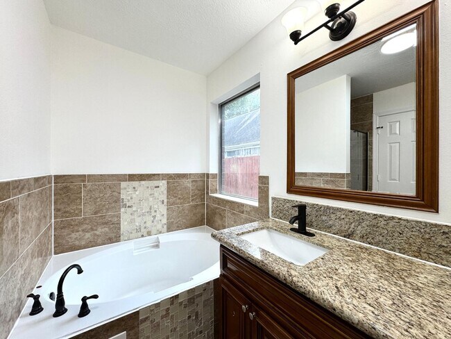 Building Photo - 6427 Liberty Valley Dr