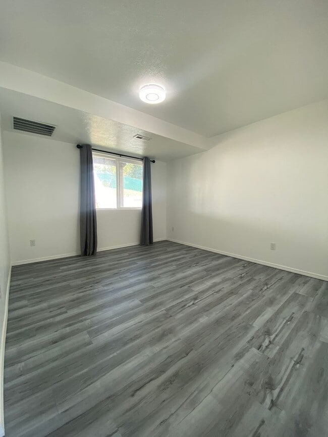 Building Photo - 4 bedrooms 3 baths-Mead School District Ho...
