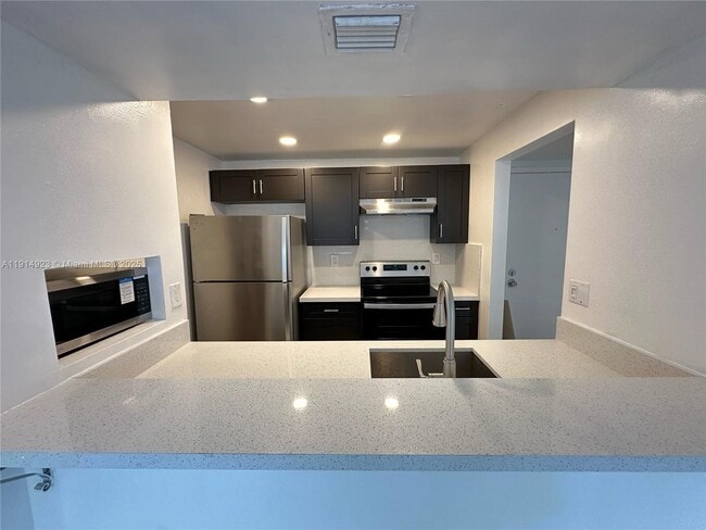 Building Photo - 7125 NW 186th St