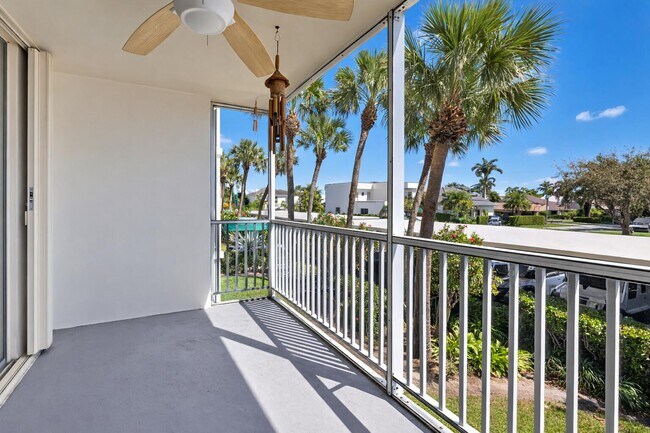 Building Photo - 931 Gardenia Dr