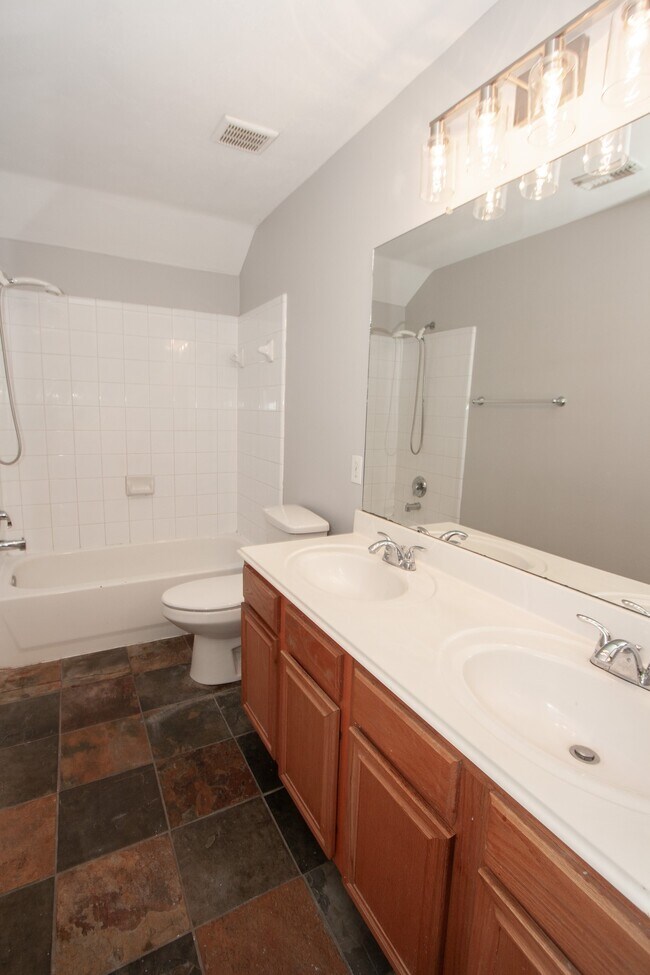 Building Photo - 1123 Andover Dr