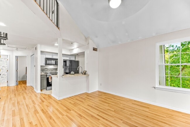 Building Photo - 13570 Lord Sterling Pl