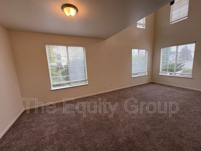 Building Photo - 2650 S Peppertree St