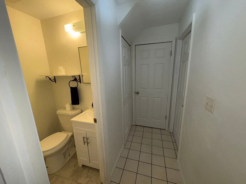 Building Photo - 1 Fitch Ln