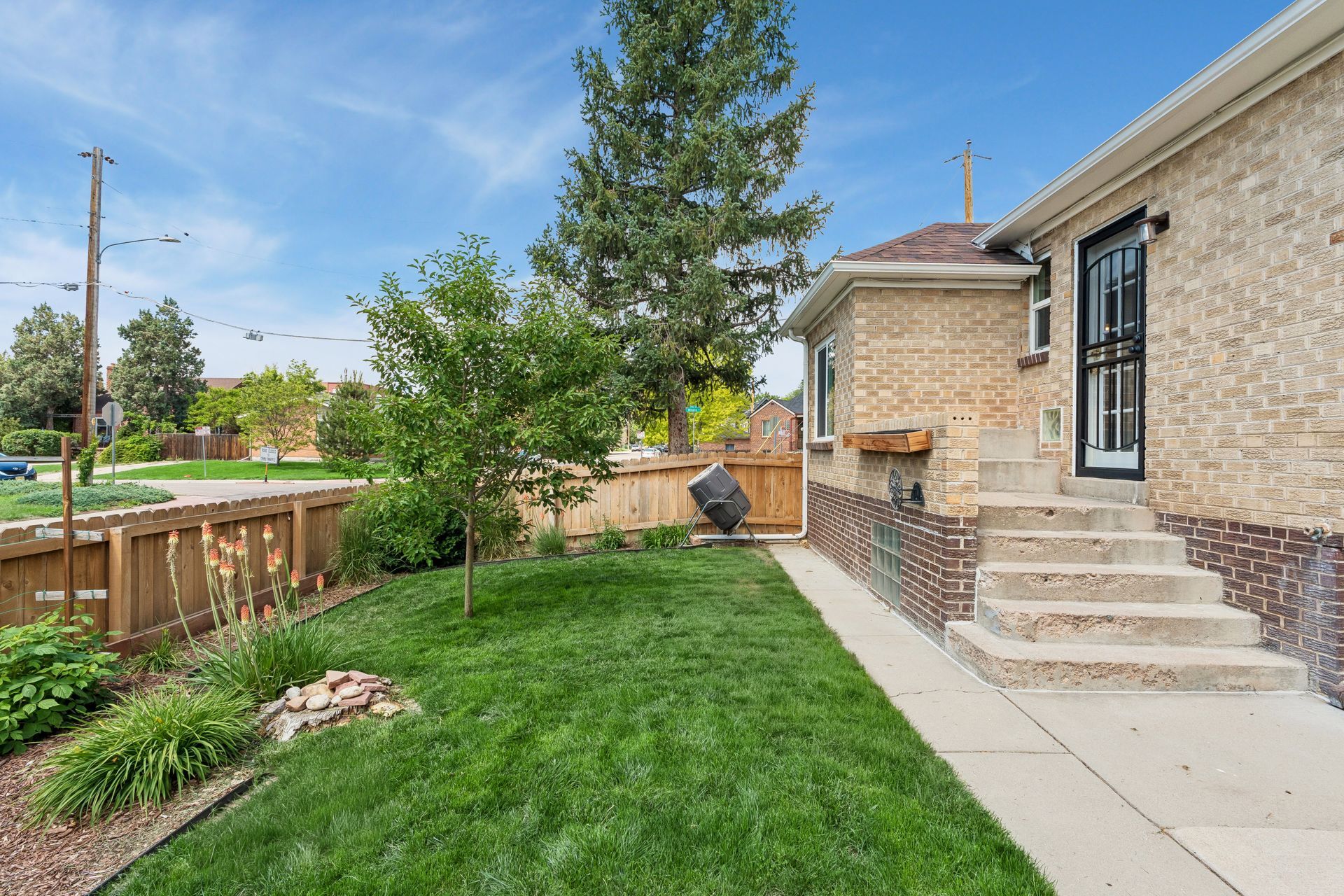 Building Photo - 1600 Winona Ct