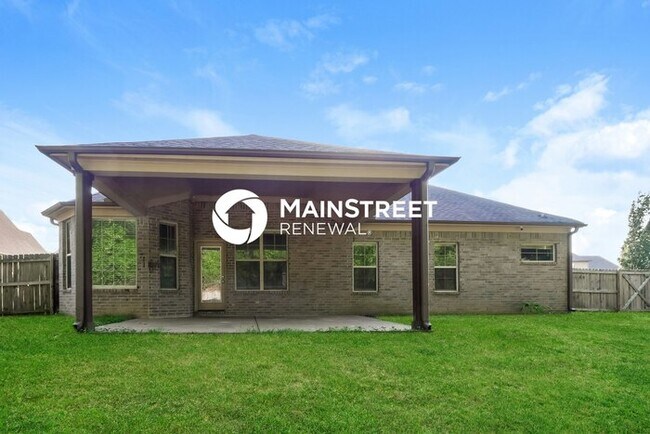 Building Photo - 4 Bedroom Pet-Friendly Home in MEMPHIS, TN with Main Street Renewal