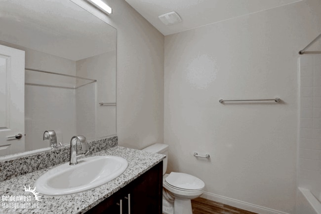 Building Photo - Impeccably Maintained 3Bdm 2Ba Townhome in...