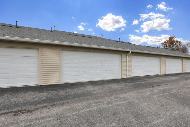 Building Photo - 243 Oxford Oak Dr