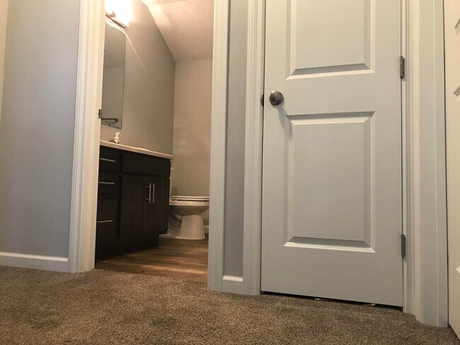 Building Photo - 2119 Meadowsweet Pkwy