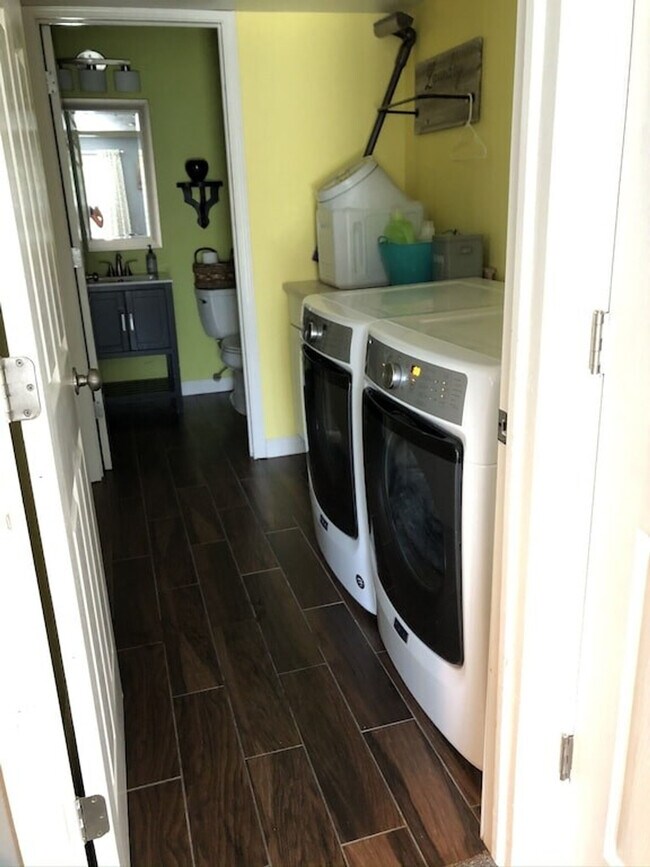 Building Photo - 3112 Rock Creek Dr