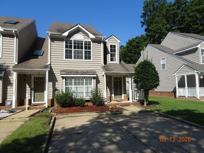 Primary Photo - 3 Bedrooms, 2.5 Bathrooms Townhouse Rental