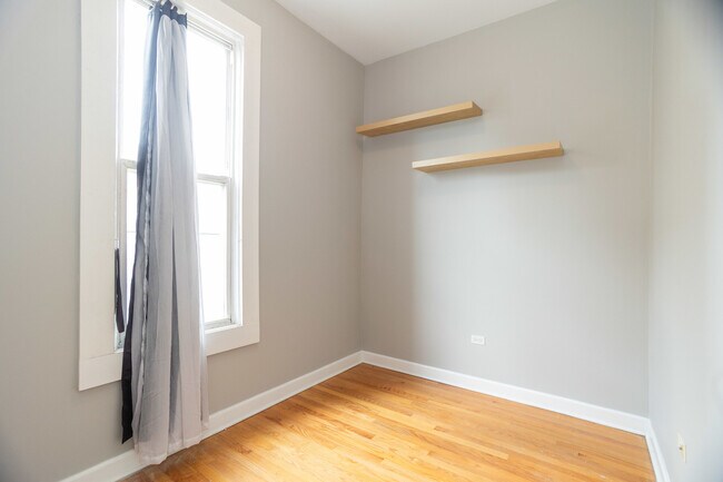 Building Photo - 1746 W Ohio St