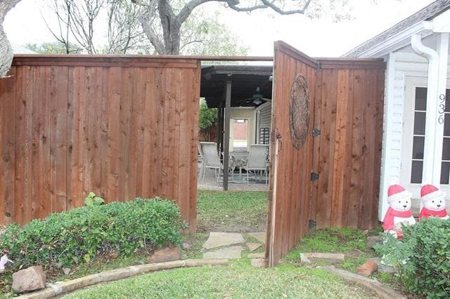 Building Photo - 936 Sugarberry Dr