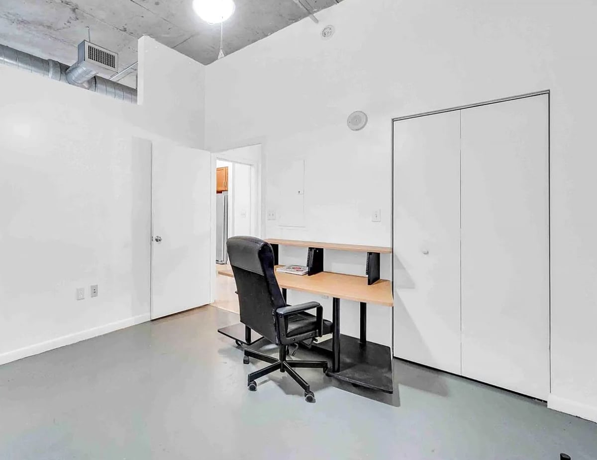 Building Photo - 2001 Biscayne Blvd