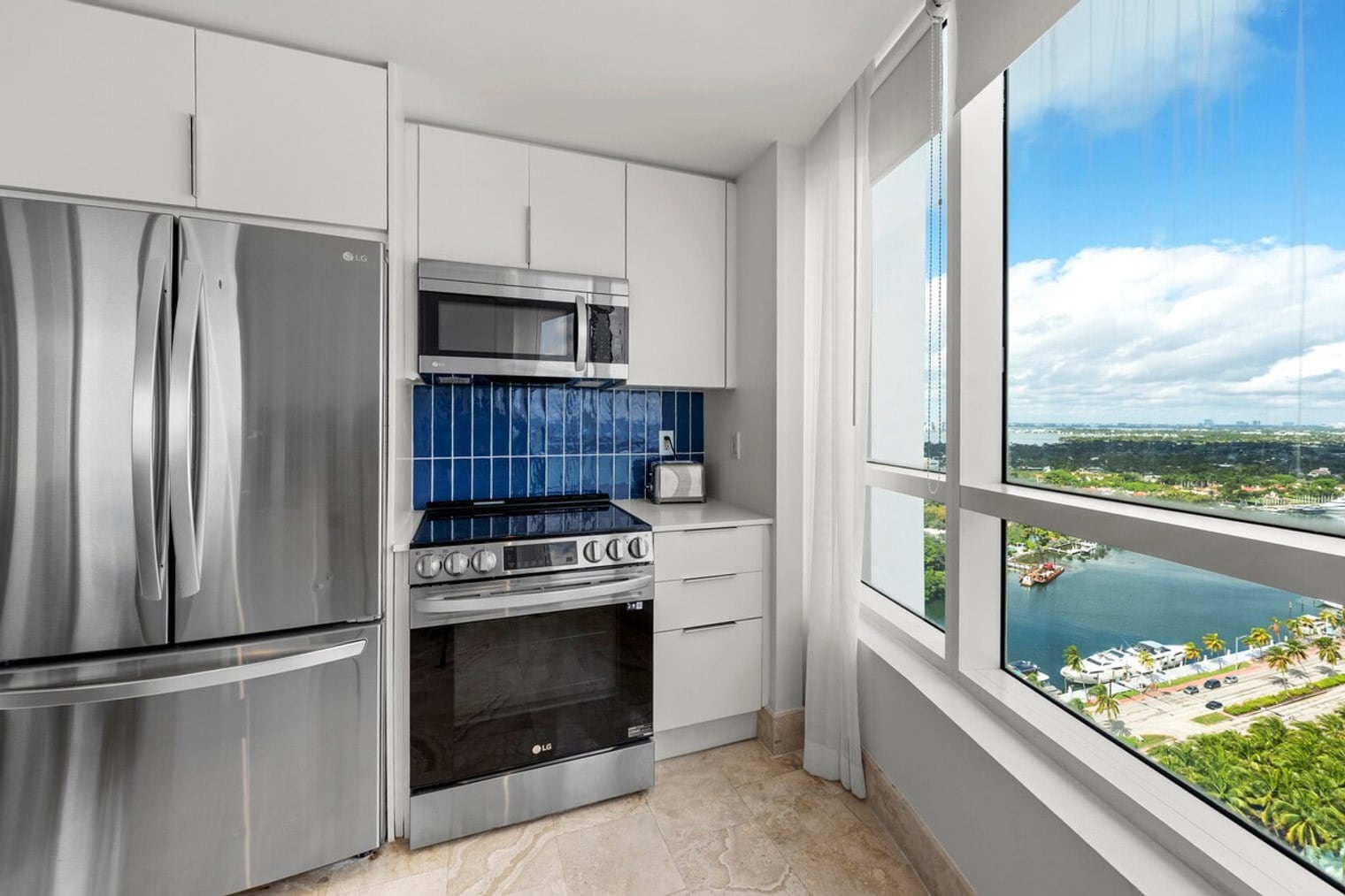 Building Photo - 4343 Collins Ave
