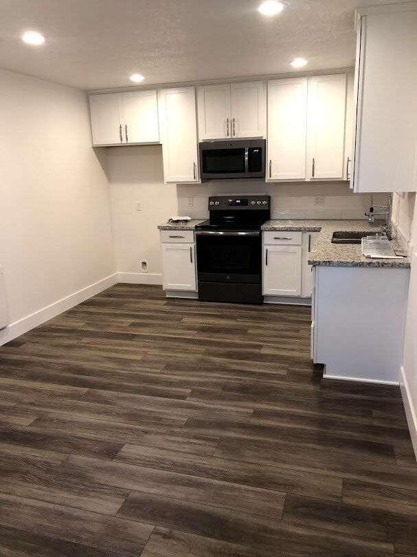 Building Photo - 6361 SW Southwood Dr