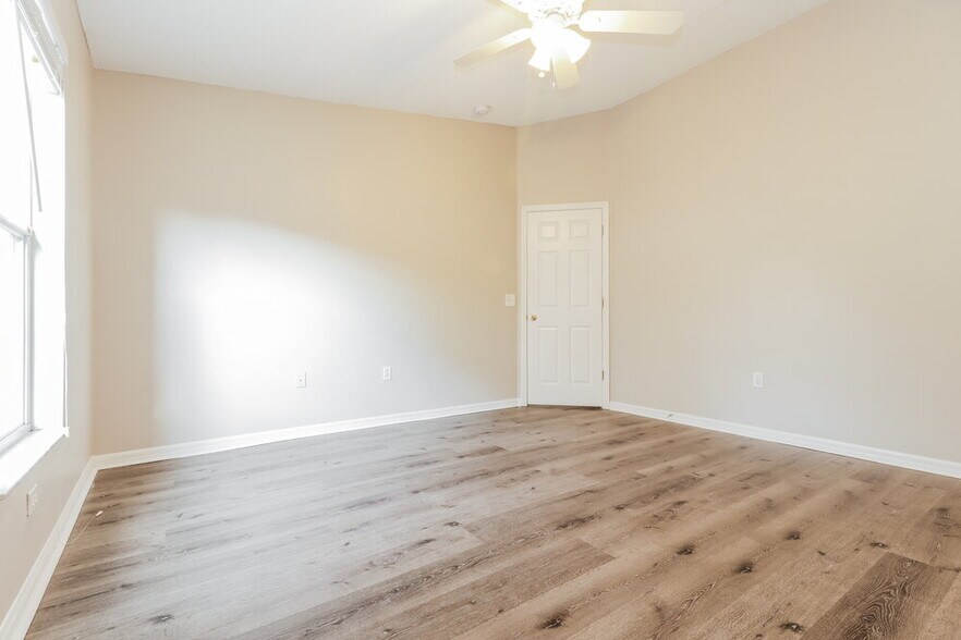 Building Photo - 24817 Mary Beth Ct