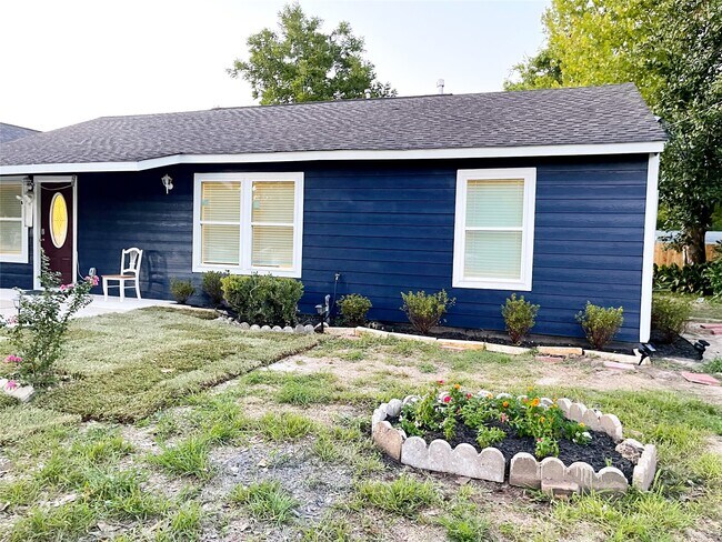 Building Photo - 3627 Keeland St