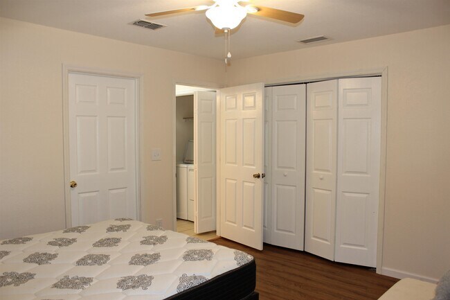 Building Photo - 4434 Gearhart Rd