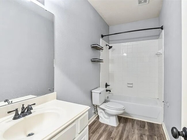 Building Photo - 16535 Cypress Bridge Dr