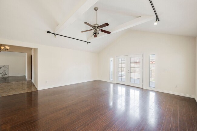 Building Photo - Charming 3-Bedroom Rental with Pool, Firep...