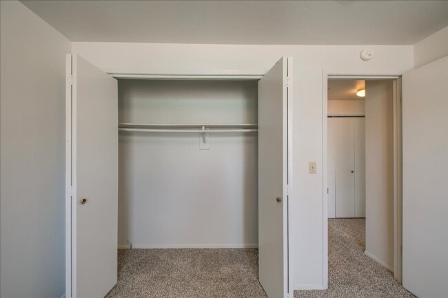 Building Photo - Charming 2 Bed, 1 Bath Duplex – Prime Bois...