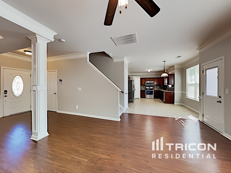 Building Photo - 708 Harrier Rd