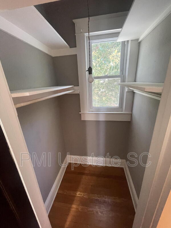 Building Photo - 181 N Fairview Ave