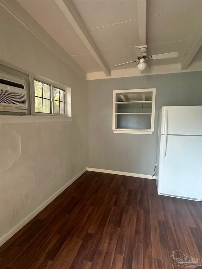 Building Photo - 226 Emerald Ave