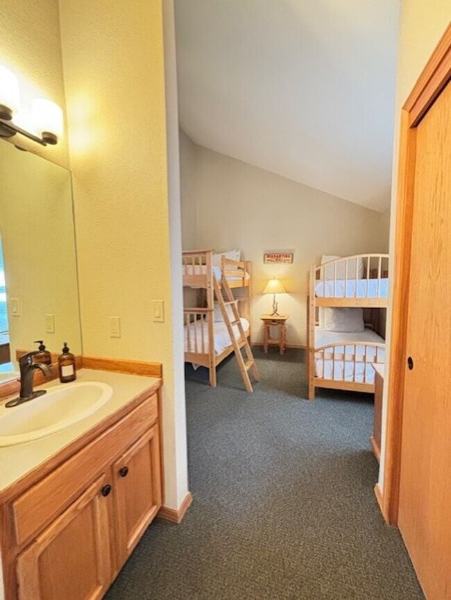 Building Photo - 58120 Gannet Lane, Lot #27, Sunriver OR 97701