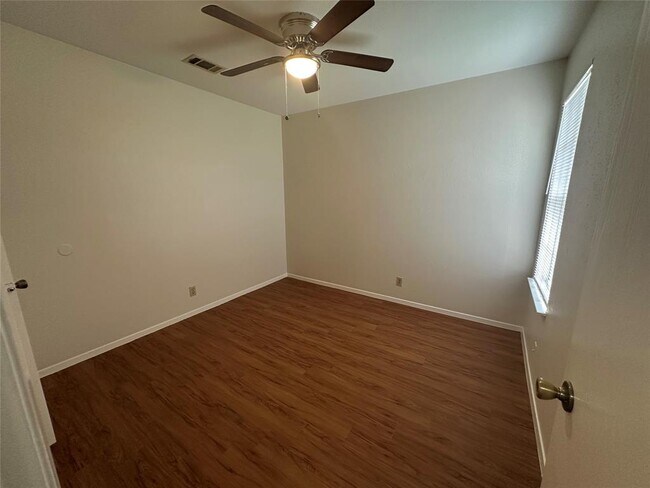 Building Photo - 8703 Piney Point Dr