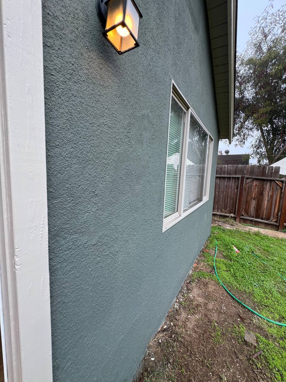 Building Photo - 304 N Sierra Vista Ave