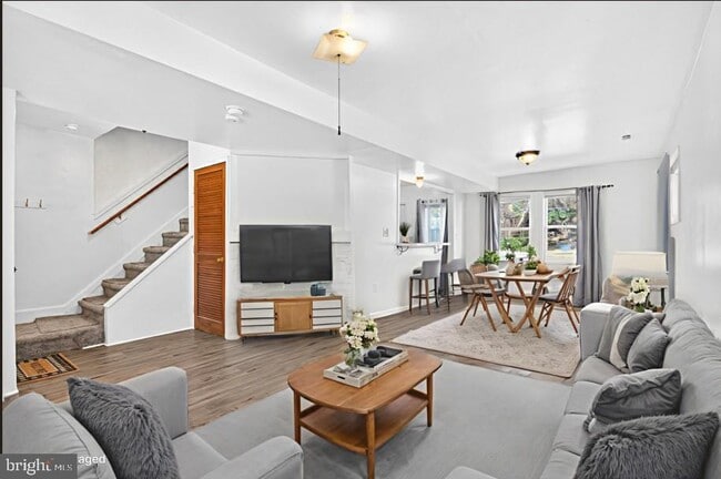 Building Photo - 1118 Sterling Ave