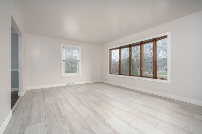 Building Photo - 4 Bedroom Home in Richland