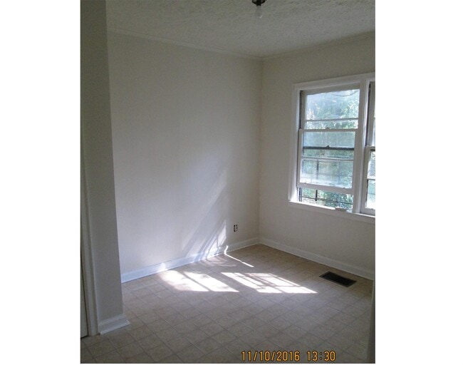 Building Photo - 2980 Wanda Cir SW