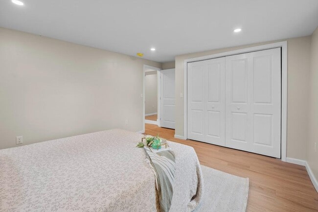 Building Photo - 6429 Wembridge Dr