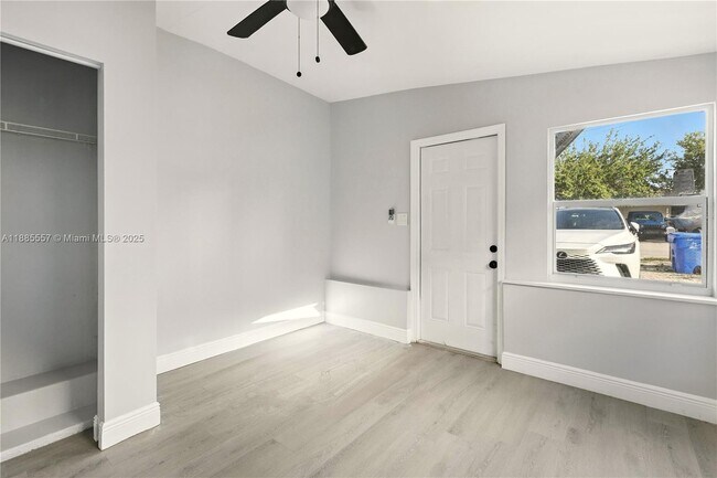 Building Photo - 3633 SW 12th Ct