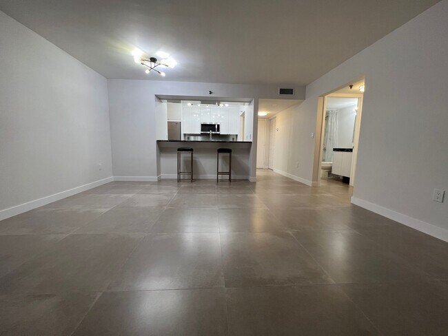 Building Photo - 850 N Miami Ave