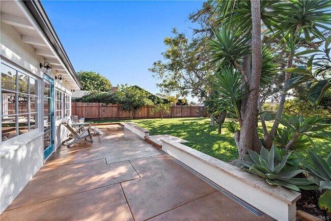 Building Photo - 1209 C. Toledo