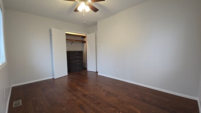 Building Photo - Renovated 3 Bed, 2 Bath Home Located in Stratford Park Neighborhood