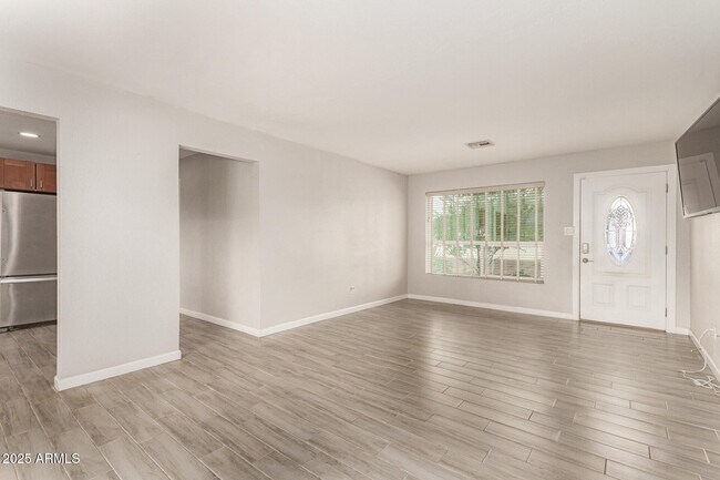 Building Photo - 501 E El Camino Dr
