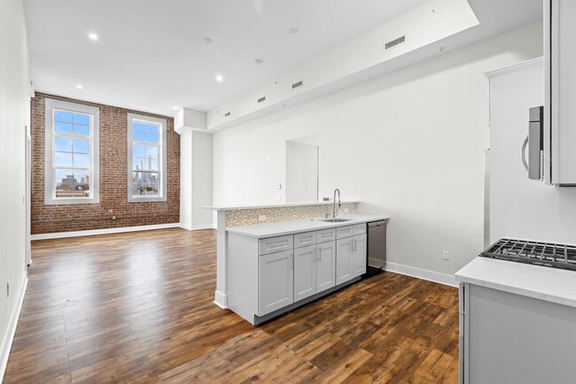 Building Photo - 6200 Hudson Ave
