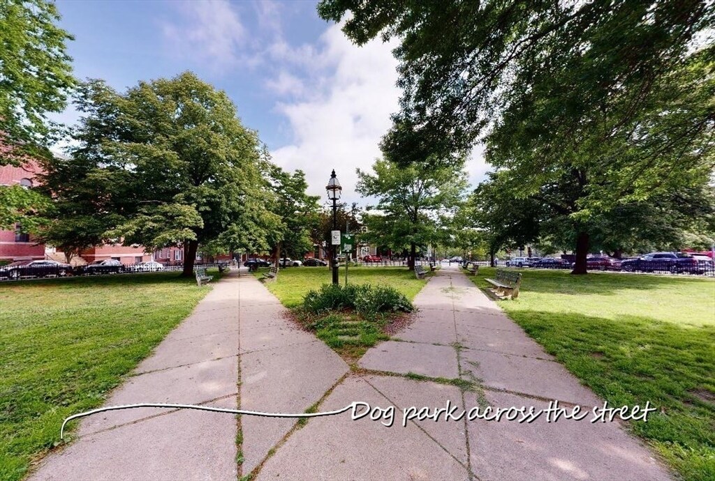 Building Photo - 408 Sumner St